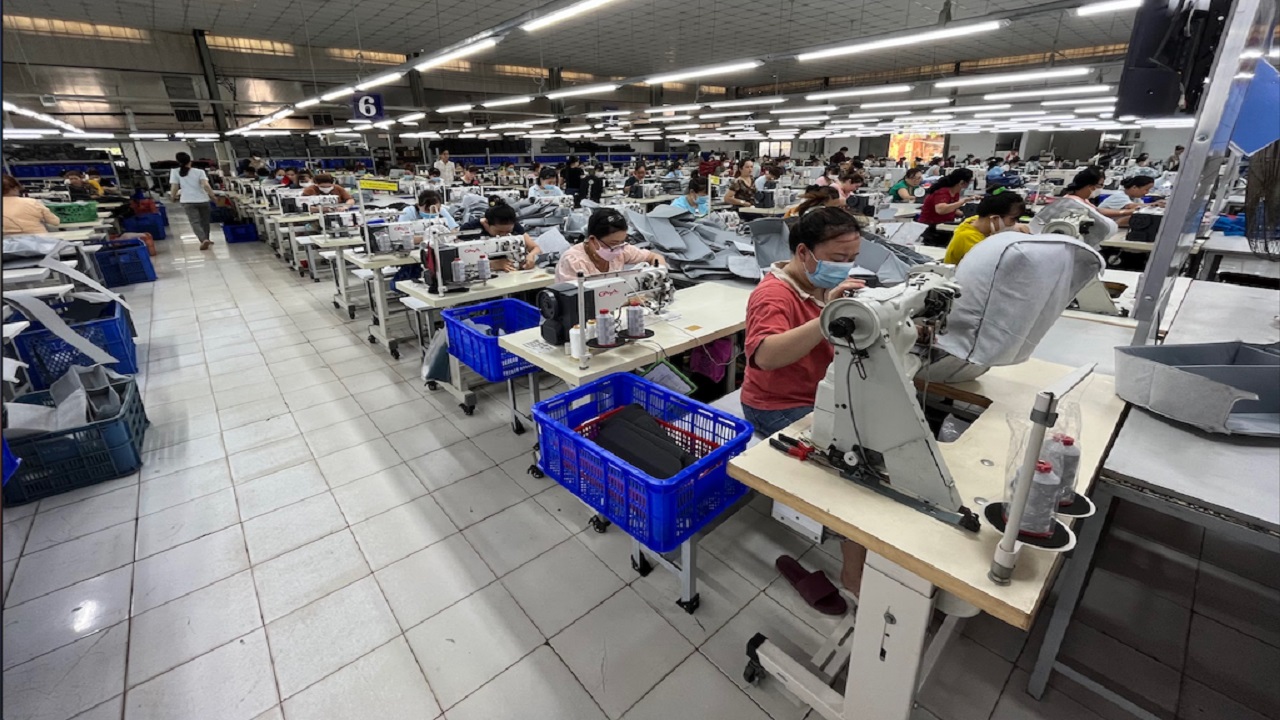 What are the Benefits of Working with Top Clothing Suppliers in China